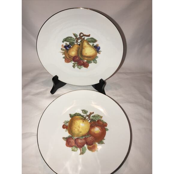 5 - Bareuther Waldsassen 7 7/8" Salad Plates Fruit/Gold Trim 131 Bavaria Germany - Picture 1 of 8